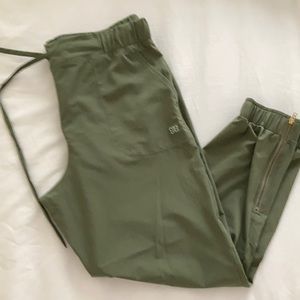 sage Albion fit jetsetter